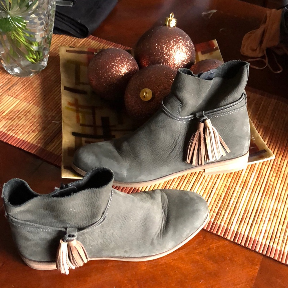 Lucky 🍀 Brand booties size 10